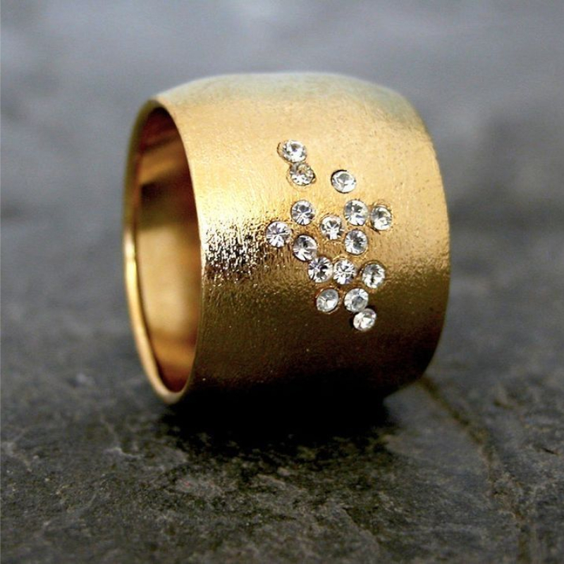 Women's Hammered Wide Band Ring with Starry Sky Synthetic Zircon